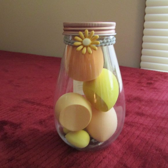 A330-NEW 6 Piece set puffs in Plastic Jar-Your Choice Yellow, Pink - Picture 2 of 3